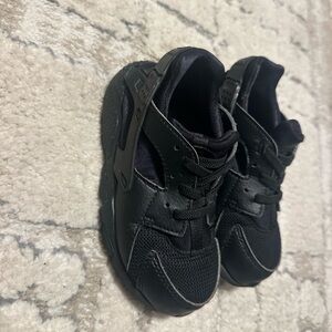Kids Black Nike huarache